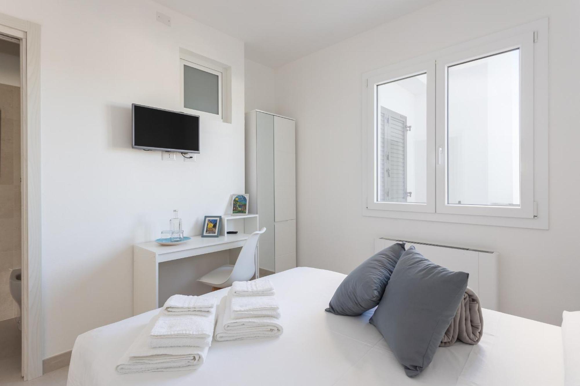 Villa Greca Holiday Rooms Sant Isidoro  ภายนอก รูปภาพ